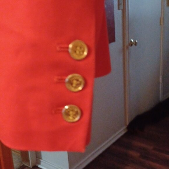 SIZE 6 VINCE CAMUTO RED UNLINED PANT SUIT - Picture 4 of 5